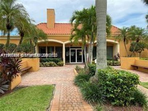 101-18017 Nw 68th Ave, Hialeah, FL, 33015-3924 | Card Image