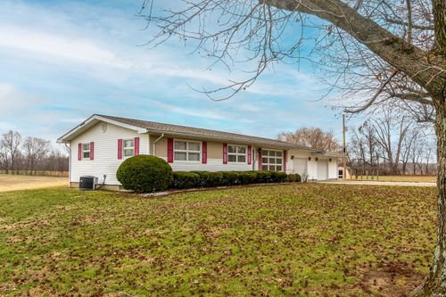 14798 Cherry St, Sesser, IL, 62884-2530 | Card Image