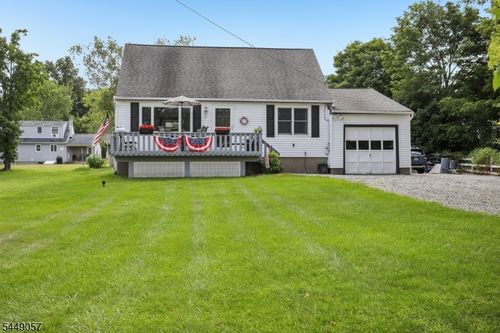 8 Windsor Rd, West Milford, NJ, 07480-2214 | Card Image