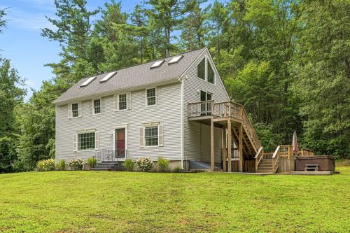 8 Brookhaven Rd, Kingston, NH, 03848-3003 | Card Image