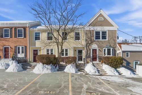 547 Fox Hollow Way, Manchester, NH, 03104 | Card Image