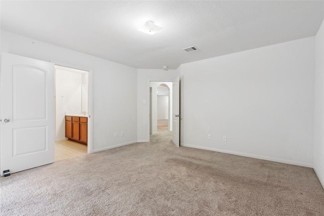 Primary Room | Image 18