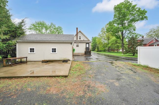 1379 Mapleton Ave, House other with 3 bedrooms, 3 bathrooms and null parking in Suffield CT | Image 4