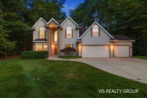 1515 Westwood Cir, Norton Shores, MI, 49441-5887 | Card Image