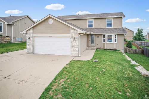 2721 Oakwood Dr, Junction City, KS, 66441-2875 | Card Image