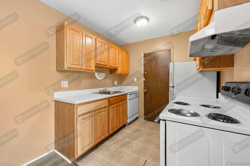 6015 Southfield Fwy, Detroit, MI, 48228-3878 | Card Image