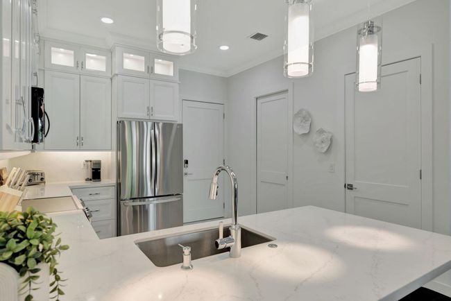 4662 Se Manatee Way, Condo with 3 bedrooms, 3 bathrooms and null parking in Stuart FL | Image 7
