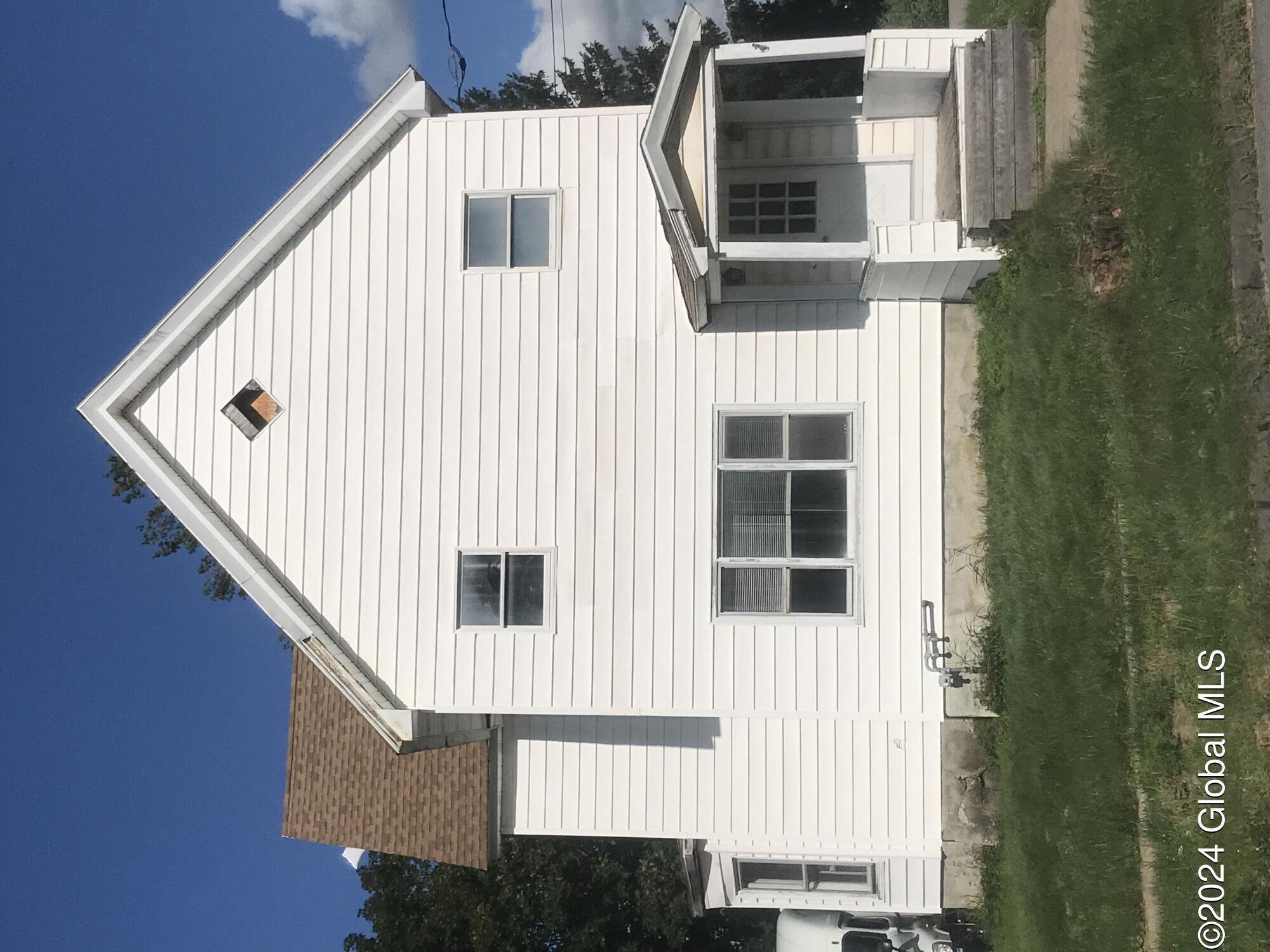 Glebe St, Johnstown, NY 12095