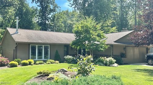 341 Timberlane Dr, Avon Lake, OH, 44012-1515 | Card Image