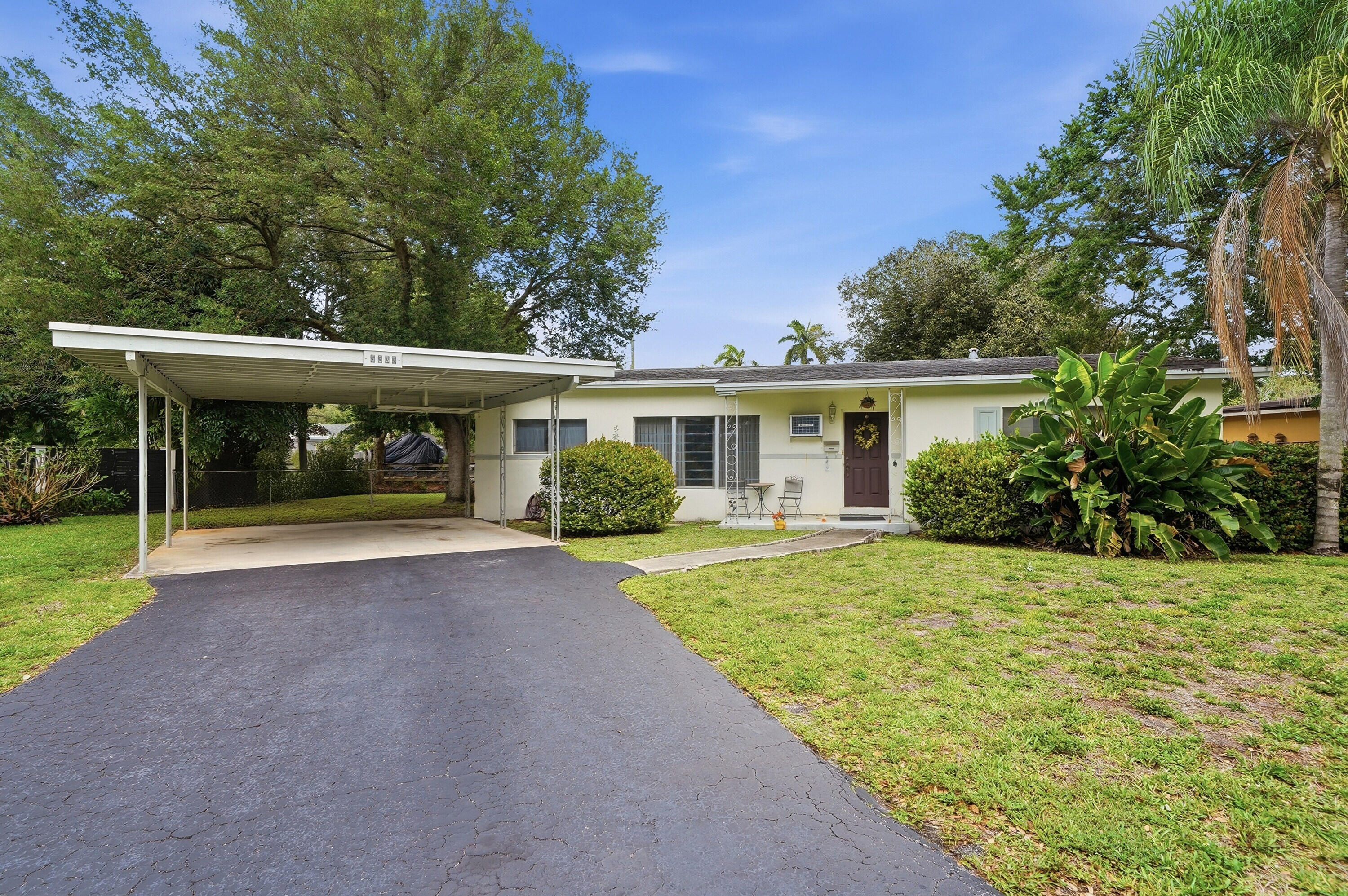 5333 Plantation Rd, For Sale in Plantation - eXp Realty