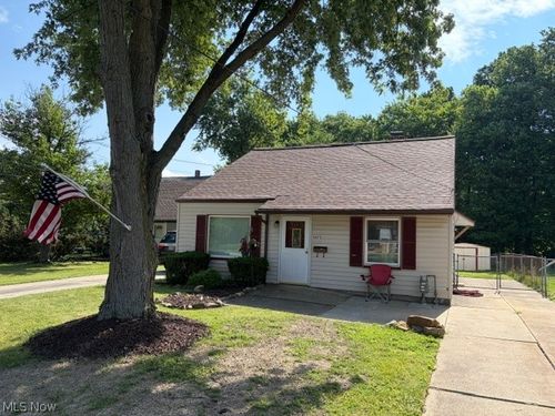 5675 S Park Blvd, Parma, OH, 44134-2738 | Card Image