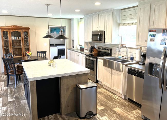 Kitchen/Dining area | Image 5