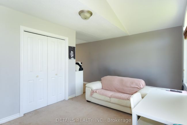 4848 Thunder Rd, House other with 4 bedrooms, 3 bathrooms and 4 parking in Carlsbad Springs ON | Image 7