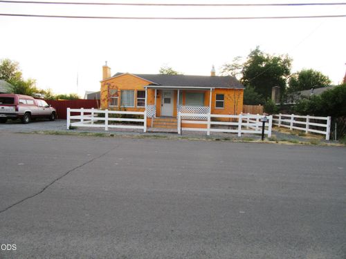 603 N East St, Alturas, CA, 96101-3453 | Card Image