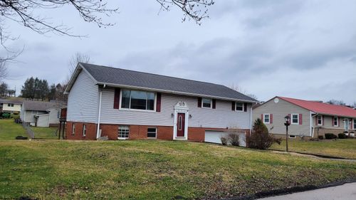 111 Pinewood Ave, Bridgeport, WV, 26330-1023 | Card Image