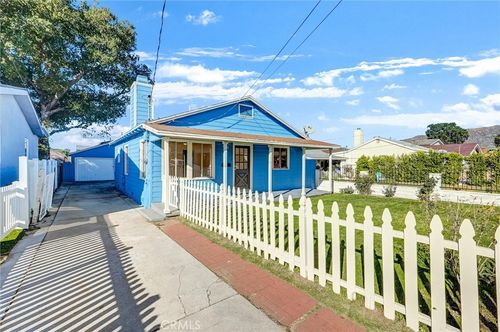 10335 Scoville Ave, Sunland, CA, 91040-3015 | Card Image