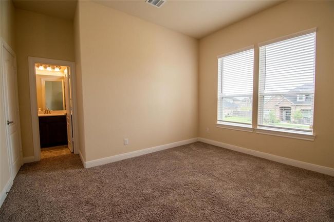 11823 Champions Forest Dr, House other with 4 bedrooms, 4 bathrooms and 7 parking in Mont Belvieu TX | Image 18