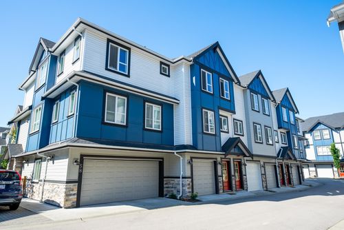 20860 76 Ave, Langley, BC, V2Y0S8 | Card Image