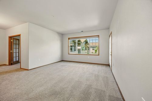 983 Golden Aspen Pl, Ashland, OR, 97520-9128 | Card Image