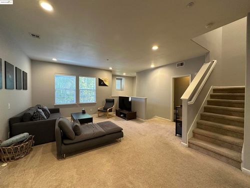 430 Adeline Ave, San Jose, CA, 95136-4802 | Card Image