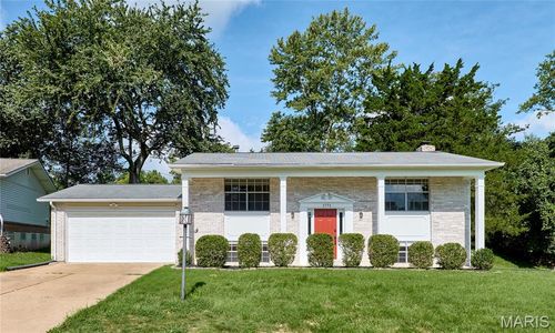 1771 Redcoat Dr, Maryland Heights, MO, 63043-2826 | Card Image