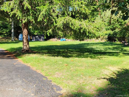 4 Norman Dr, Shoreham, NY, 11786-1534 | Card Image