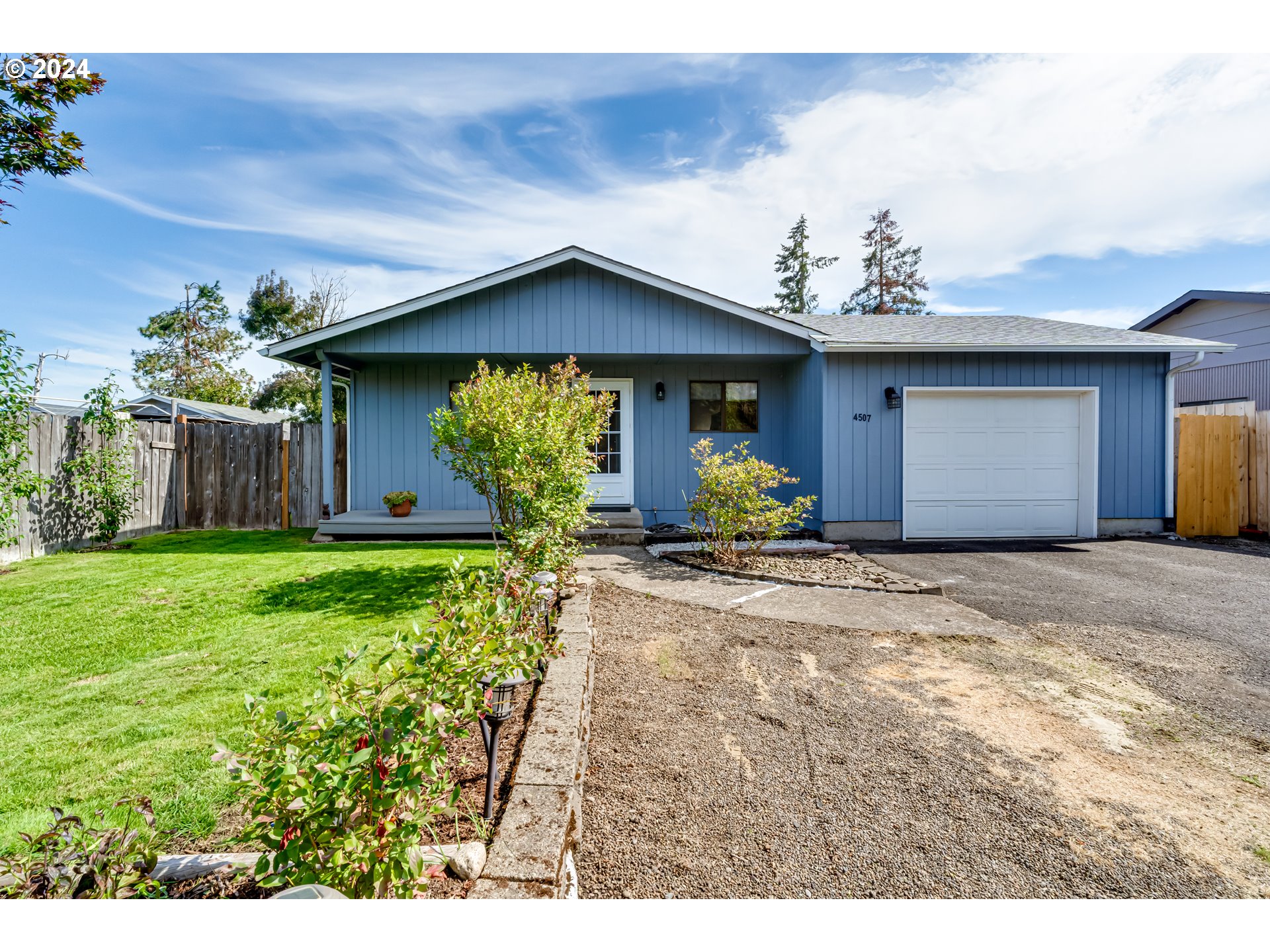 Aster St, Springfield, OR 97478
