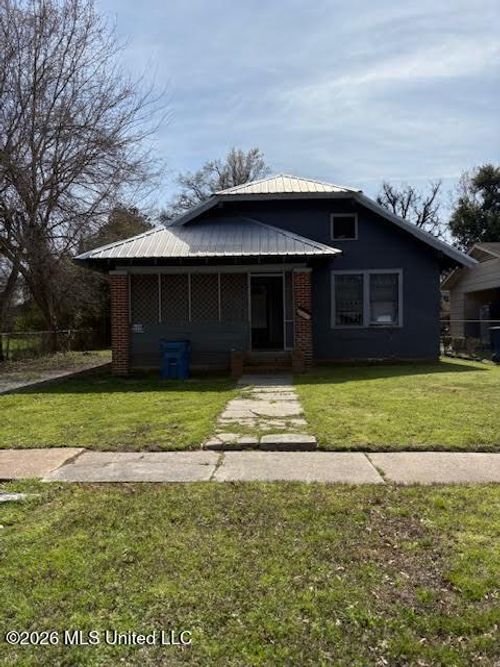 222 Oakhurst Ave, Clarksdale, MS, 38614-3218 | Card Image
