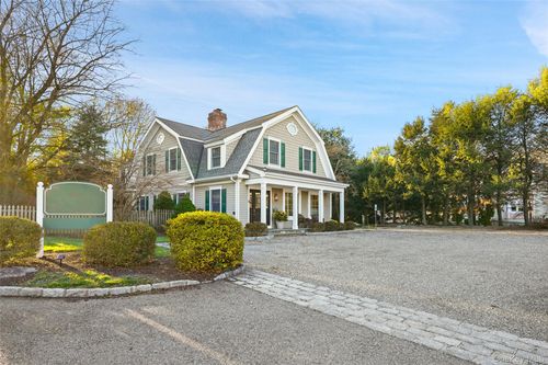 135 Bedford Rd, Katonah, NY, 10536-2130 | Card Image