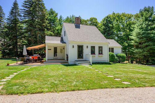 78 High Street, Cotuit, MA, 02635 | Card Image