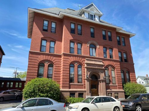 apt-302-124 Orange St, Manchester, NH, 03104-6056 | Card Image