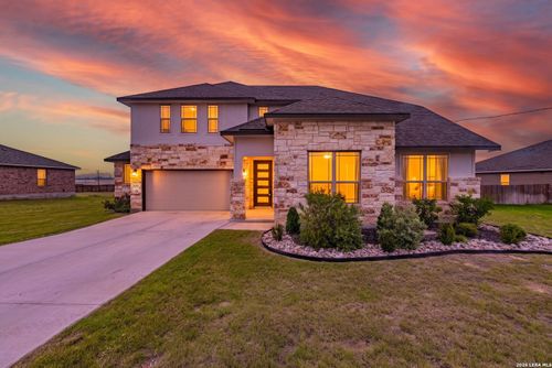 109 Willow Oak Trl, Floresville, TX, 78114-0075 | Card Image