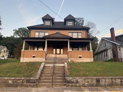 1030 Franklin Ave, Wellsburg, WV, 26070-1538 | Card Image