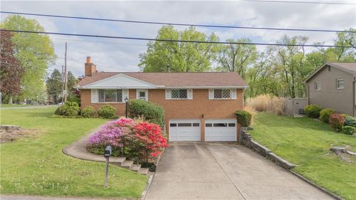 121 Pilgrim Dr, Sewickley, PA, 15143-8710 | Card Image