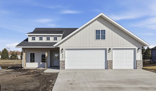 4736 Hampton Loop S, Moorhead, MN, 56560-3267 | Card Image