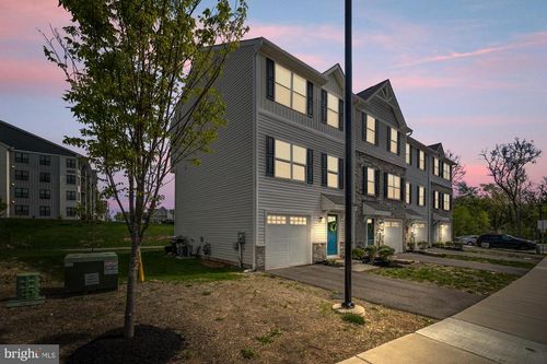 114 Nelson Ln, Sanatoga, PA, 19464-3161 | Card Image