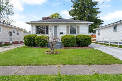 64 Kreiner Ave, Akron, OH, 44312-1804 | Card Image