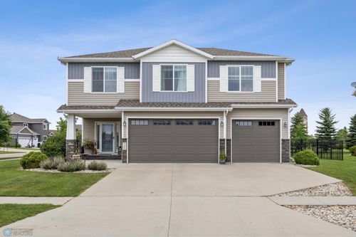 708 30th Ter E, West Fargo, ND, 58078-7981 | Card Image