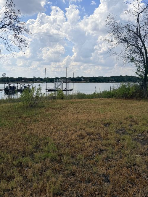 153 Catfish Trl, Bowie, TX, 76230-8722 | Card Image