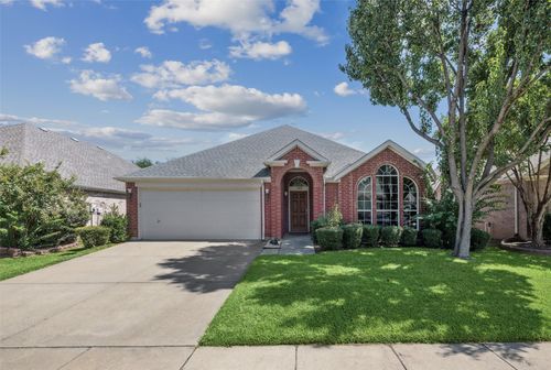 3010 Honey Locust Dr, Euless, TX, 76039-4135 | Card Image