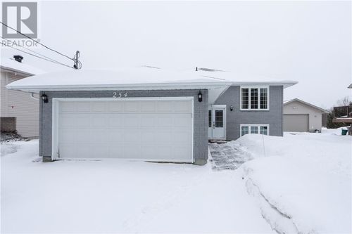 254 Leroux St, Chelmsford, ON, P0M1L0 | Card Image