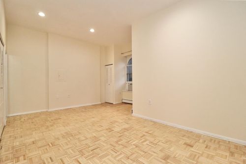 apt-1b-168 Coles St, Jersey City, NJ, 07302-1623 | Card Image