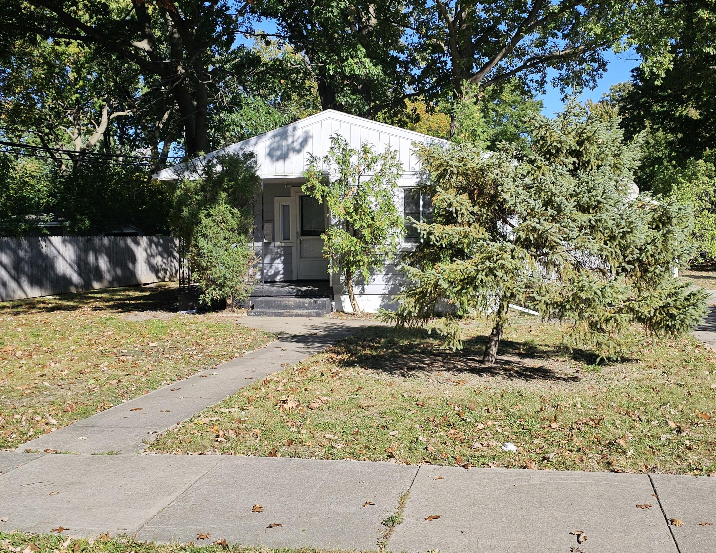 Everett St, Southfield, MI 48076