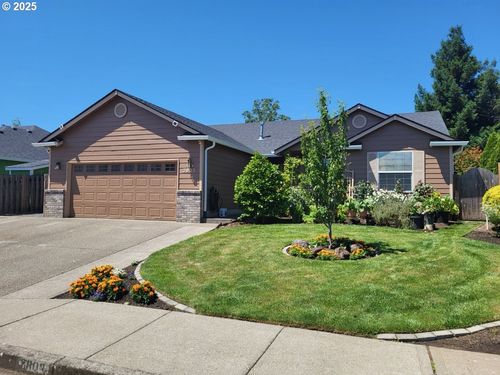 2803 Revere St, Woodburn, OR, 97071-7731 | Card Image
