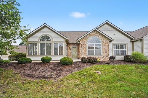 604 Crossings Cir, Tallmadge, OH, 44278-1250 | Card Image