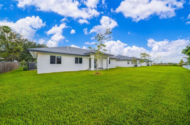 15640 - 15640 Nw 39th Ct, House other with 6 bedrooms, 4 bathrooms and null parking in Miami Gardens FL | Image 6