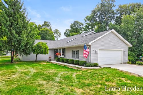 6755 Beechwood Dr, Saranac, MI, 48881-9691 | Card Image
