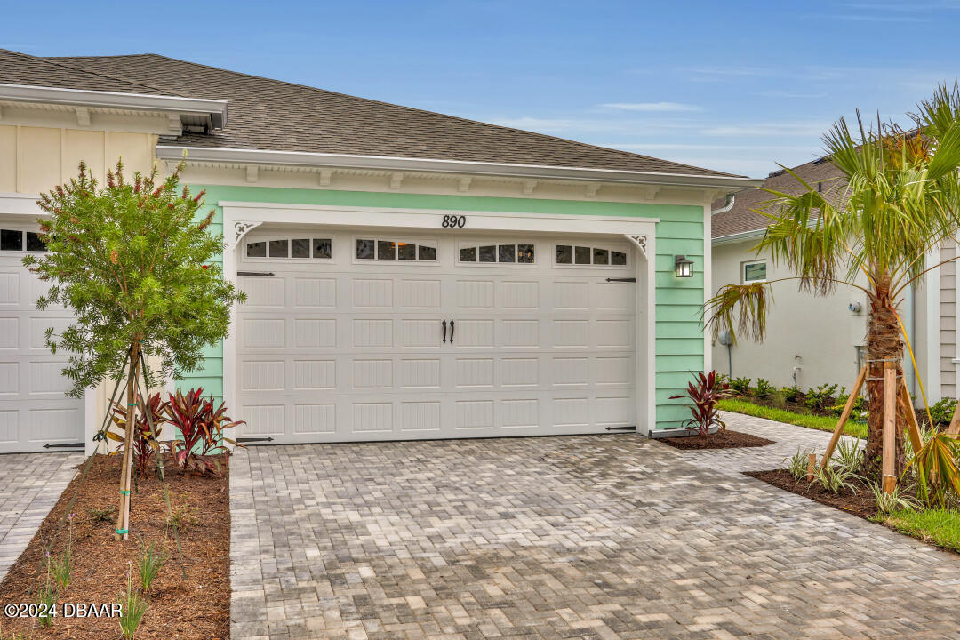Bama Breeze Dr, Daytona Beach, FL 32124
