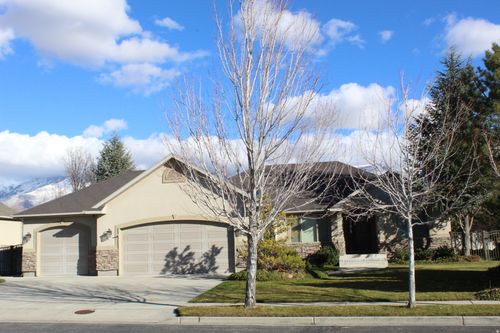 10612 Canterbury Dr, Highland, UT, 84003-9327 | Card Image