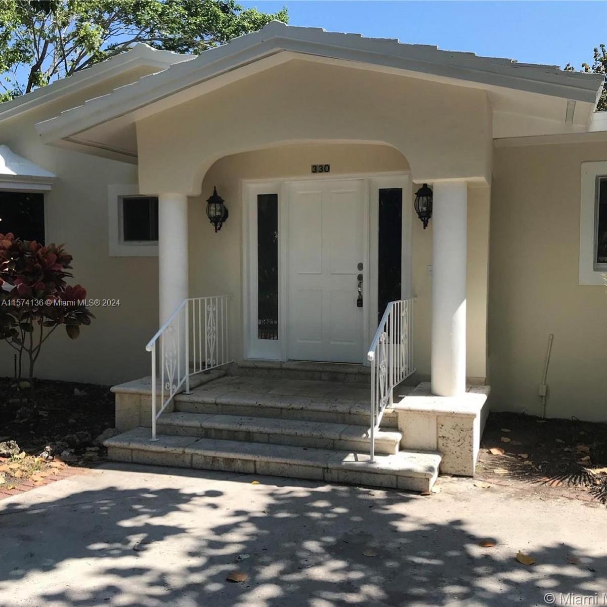 Redwood Ln, Key Biscayne, FL 33149